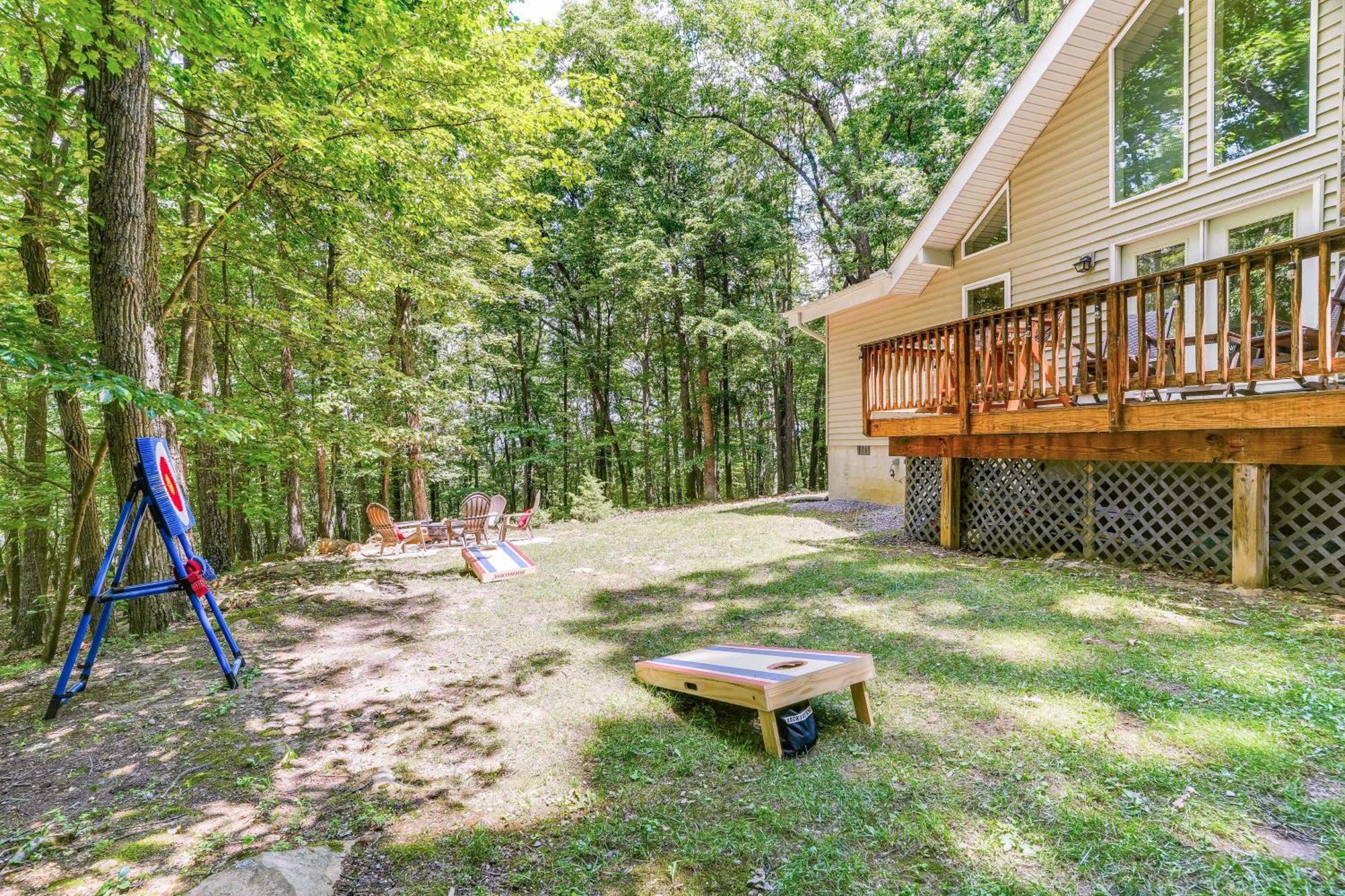 Cabin With Deck And Screened-In Porch In New Market! Exterior photo