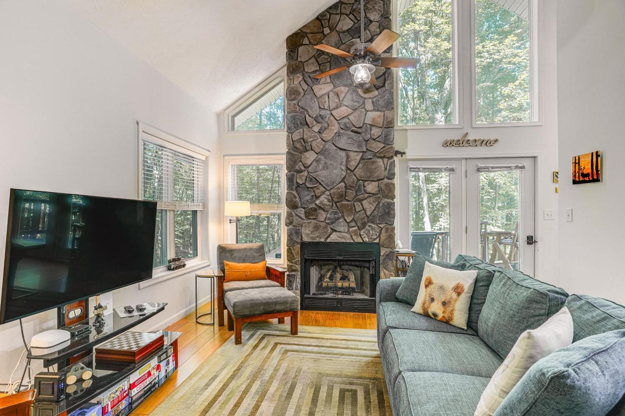 Cabin With Deck And Screened-In Porch In New Market! Exterior photo
