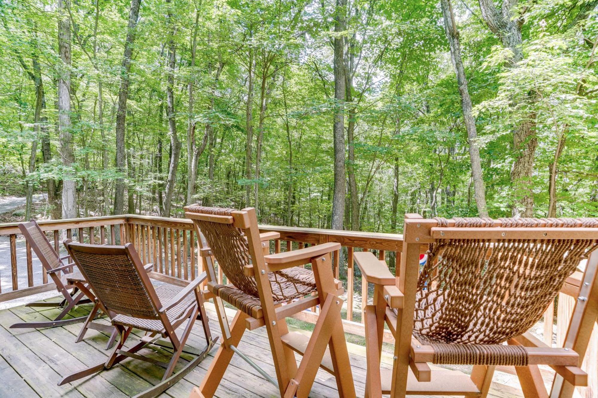 Cabin With Deck And Screened-In Porch In New Market! Exterior photo